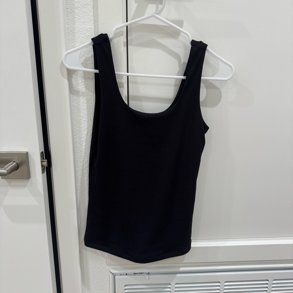 Never Worn: Tahari XS Black Fitted Ribbed Tank Top